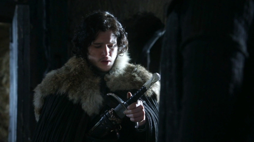 Jon-Snow-with-Longclaw-Win-a-replica-from-IMAX