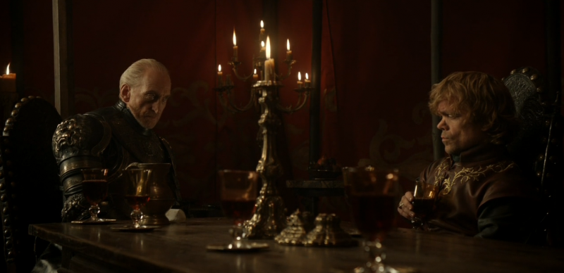 Apesar de seu desgosto por Tyrion, em alguns momentos (como este) Tywin ouvia seus conselhos.