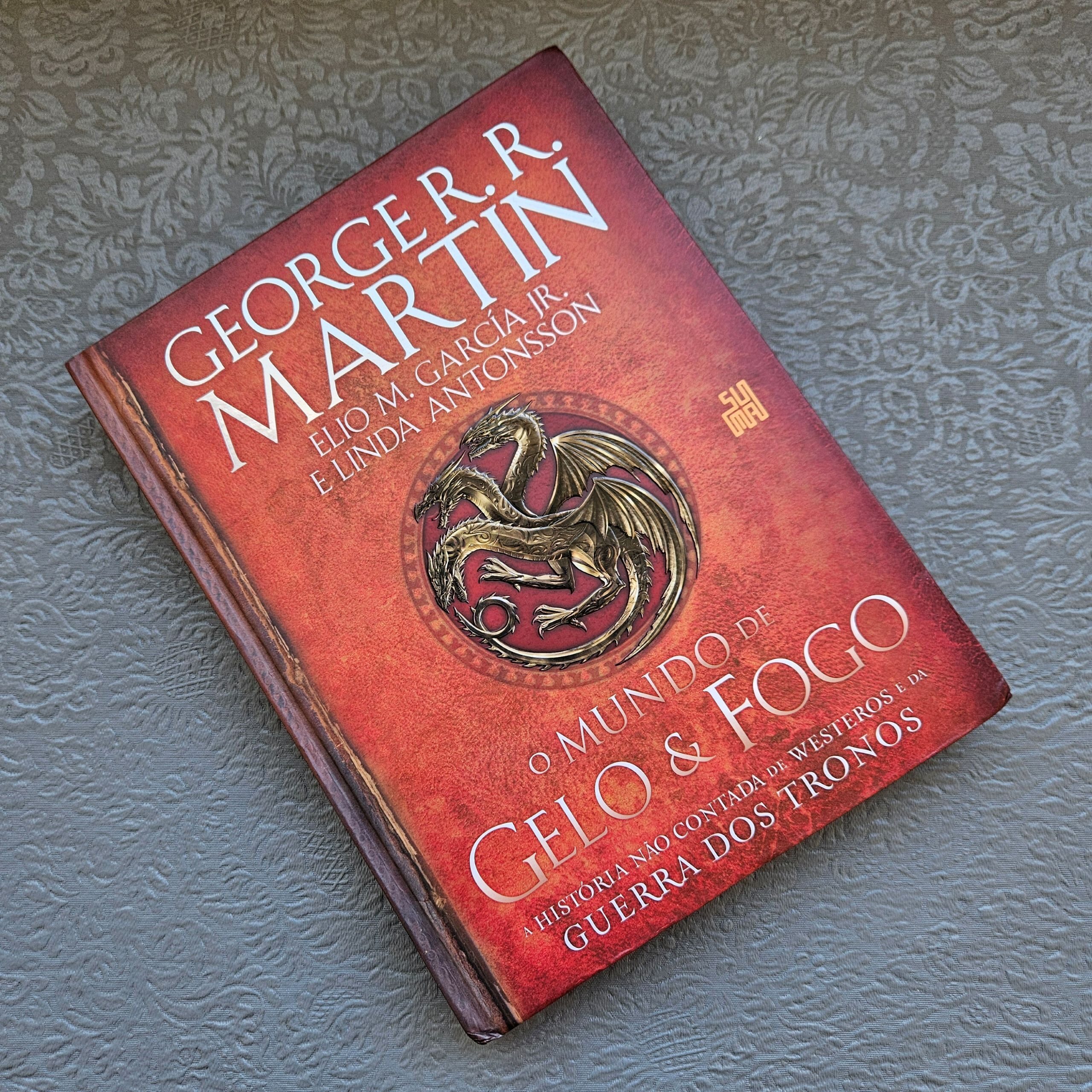 Capa da nova edição de "O mundo de gelo e fogo".